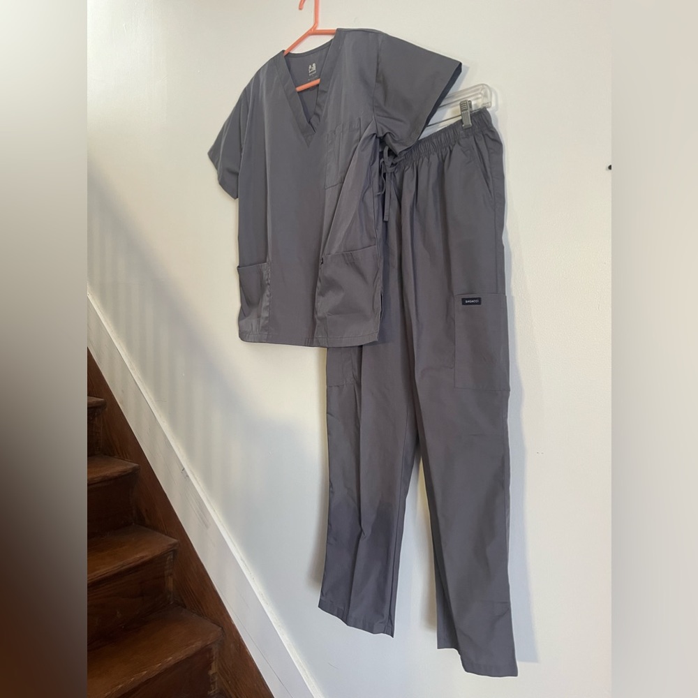 Dagacci scrubs